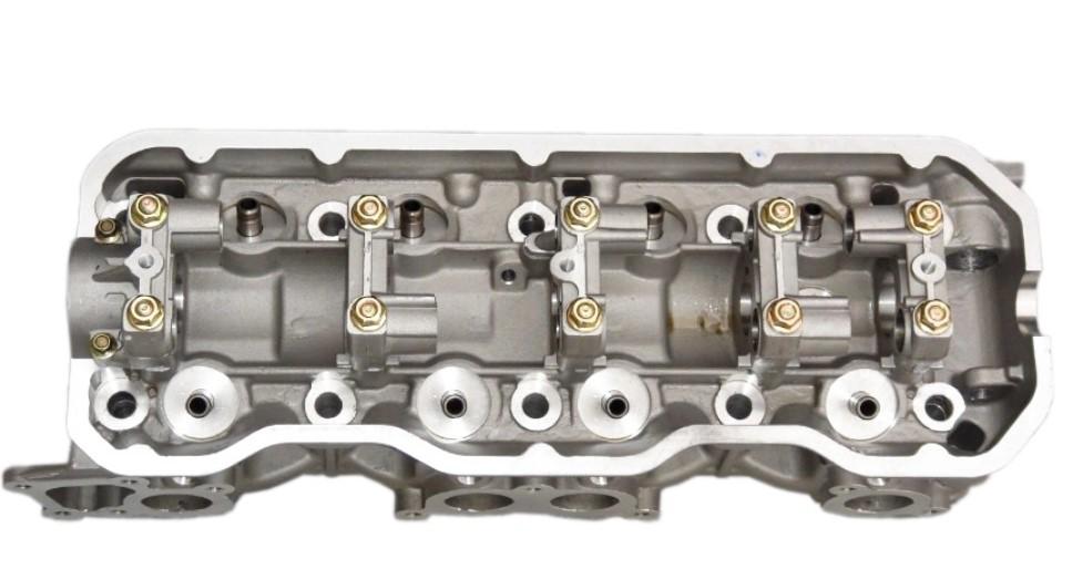 Cylinder Head 4ZD1 8-97119-761-1 8-97119-760-1 for Isuzu